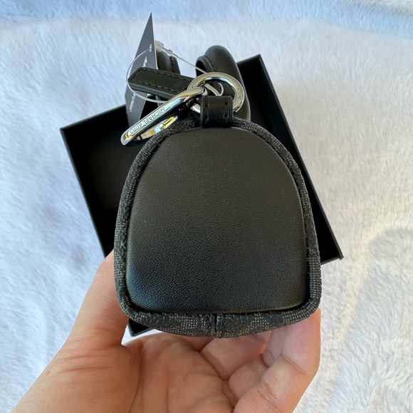 Michael Kors purse wallet and keychain - Picture 11 of 12